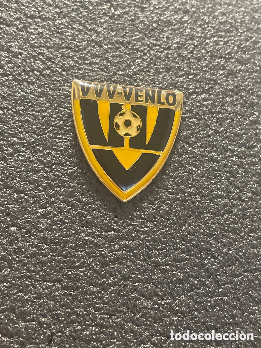 Coleccionismo deportivo: Pin 49 VVV VENLO - Venlo