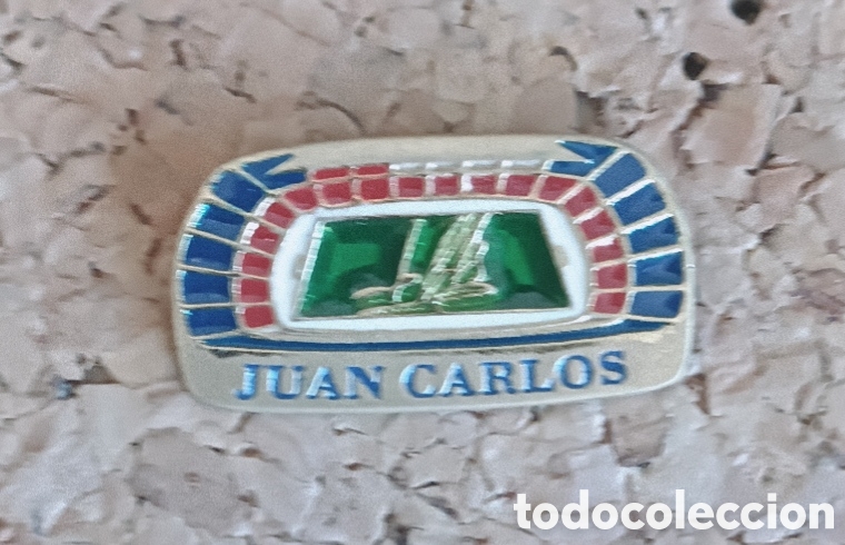 Coleccionismo deportivo: PIN BAR&Ccedil;A- CAMP NOU - JUAN CARLOS - CON FIRMA