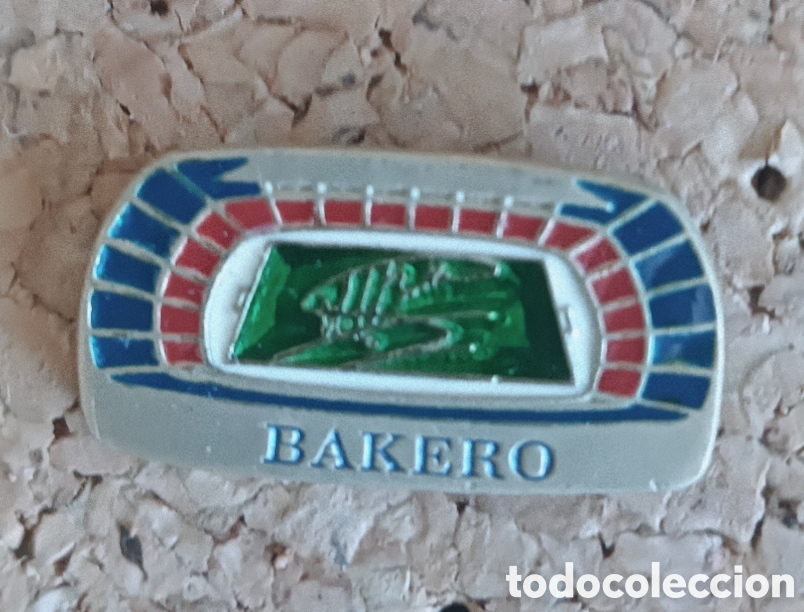 Sports collectibles: PIN BAR&Ccedil;A- CAMP NOU - BAKERO - CON FIRMA