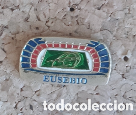 Coleccionismo deportivo: PIN BAR&Ccedil;A- CAMP NOU - EUSEBIO - CON FIRMA