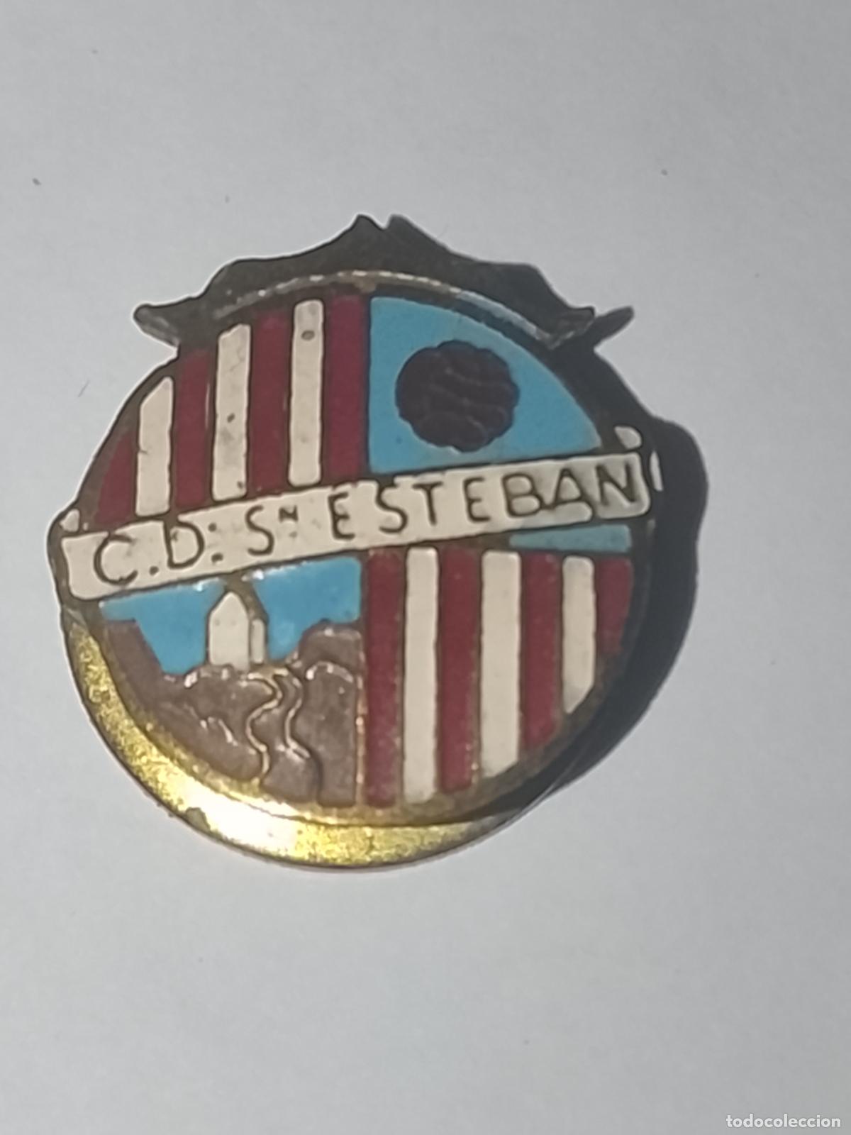 Coleccionismo deportivo: Excepcional Insignia de Ojal C.D. SAN ESTEBAN (San Esteban de Litera, Huesca) - A&ntilde;os 50/60