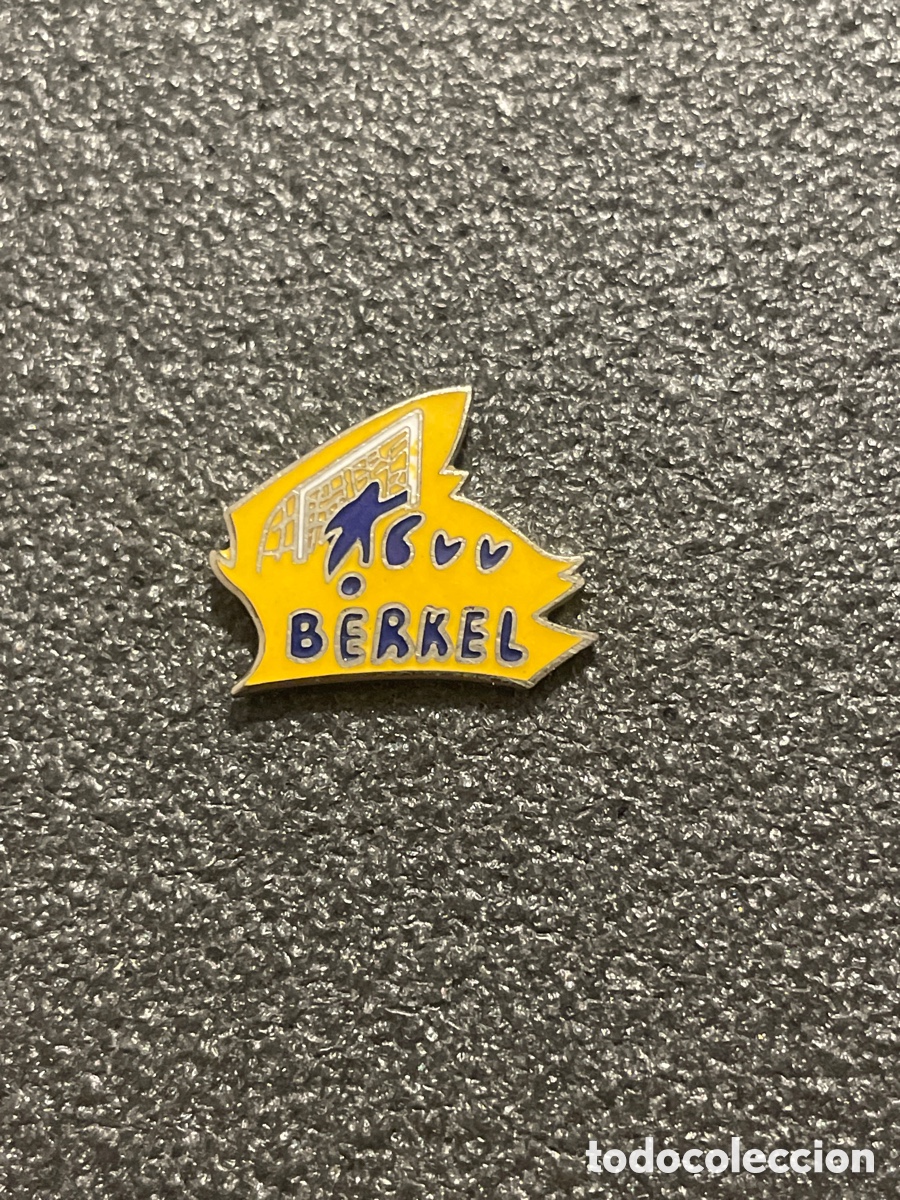 Coleccionismo deportivo: Pin 66 C.V.V. BERKEL - Berkel