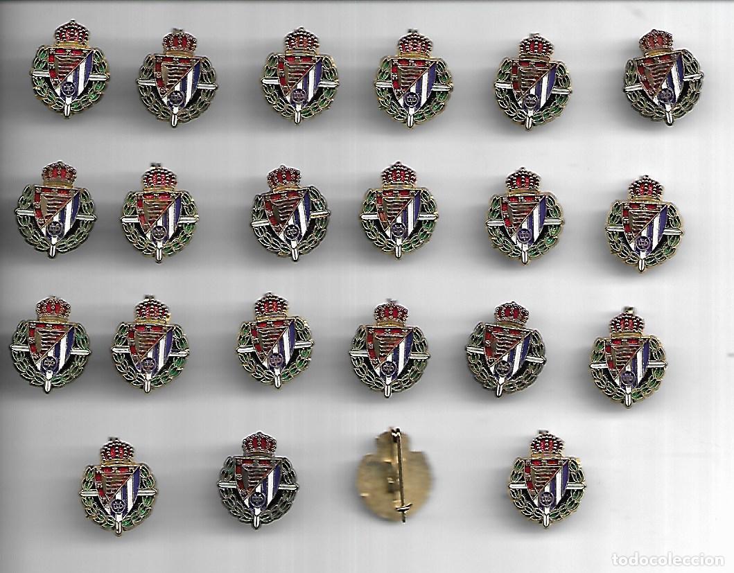 Coleccionismo deportivo: BONITO LOTE DE 22 INSIGNIA PRENDEDOR DEL REAL VALLADOLID