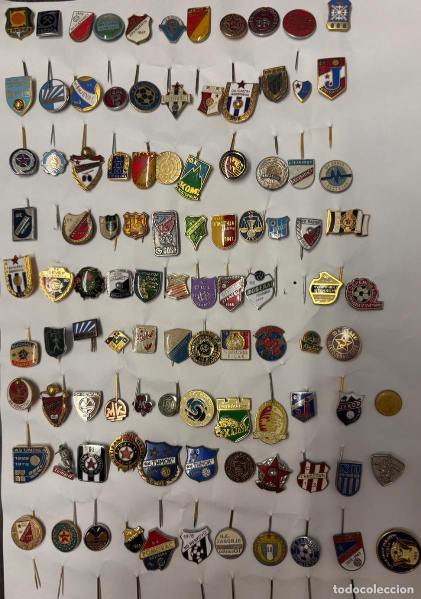 Coleccionismo deportivo: Lote 100 pins futbol Europa Este 5