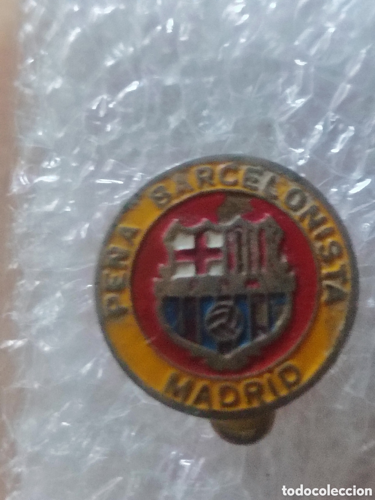 Coleccionismo deportivo: PIN FUTBOL OJAL, PE&Ntilde;A BARCELONISTA DE MADRID,