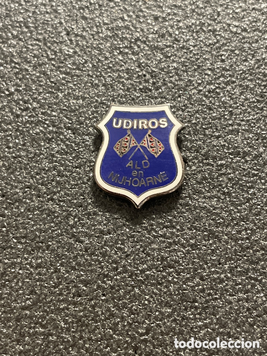 Coleccionismo deportivo: Pin S.V. UDIROS - Nieuwehorne