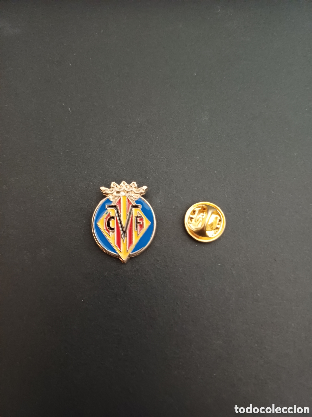 Sports collectibles: Insignia / Pin OFICIAL del Villarreal CF - Vila-real (Castell&oacute;n)