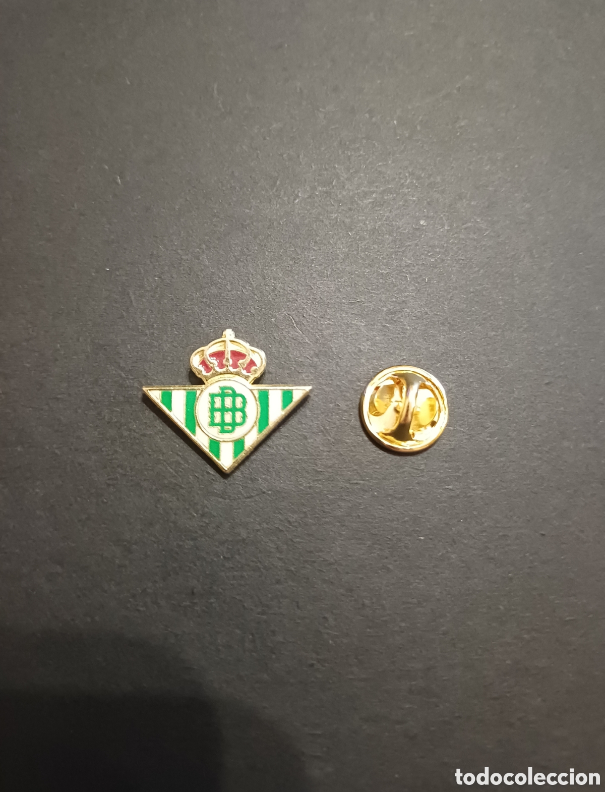 Sports collectibles: Insignia / Pin OFICIAL del Real Betis Balompi&eacute; - Sevilla (Sevilla)