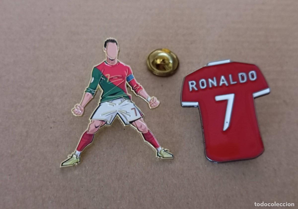 Coleccionismo deportivo: -LOTE DE 2 PINS DE FUTBOL DE CRISTIANO RONALDO