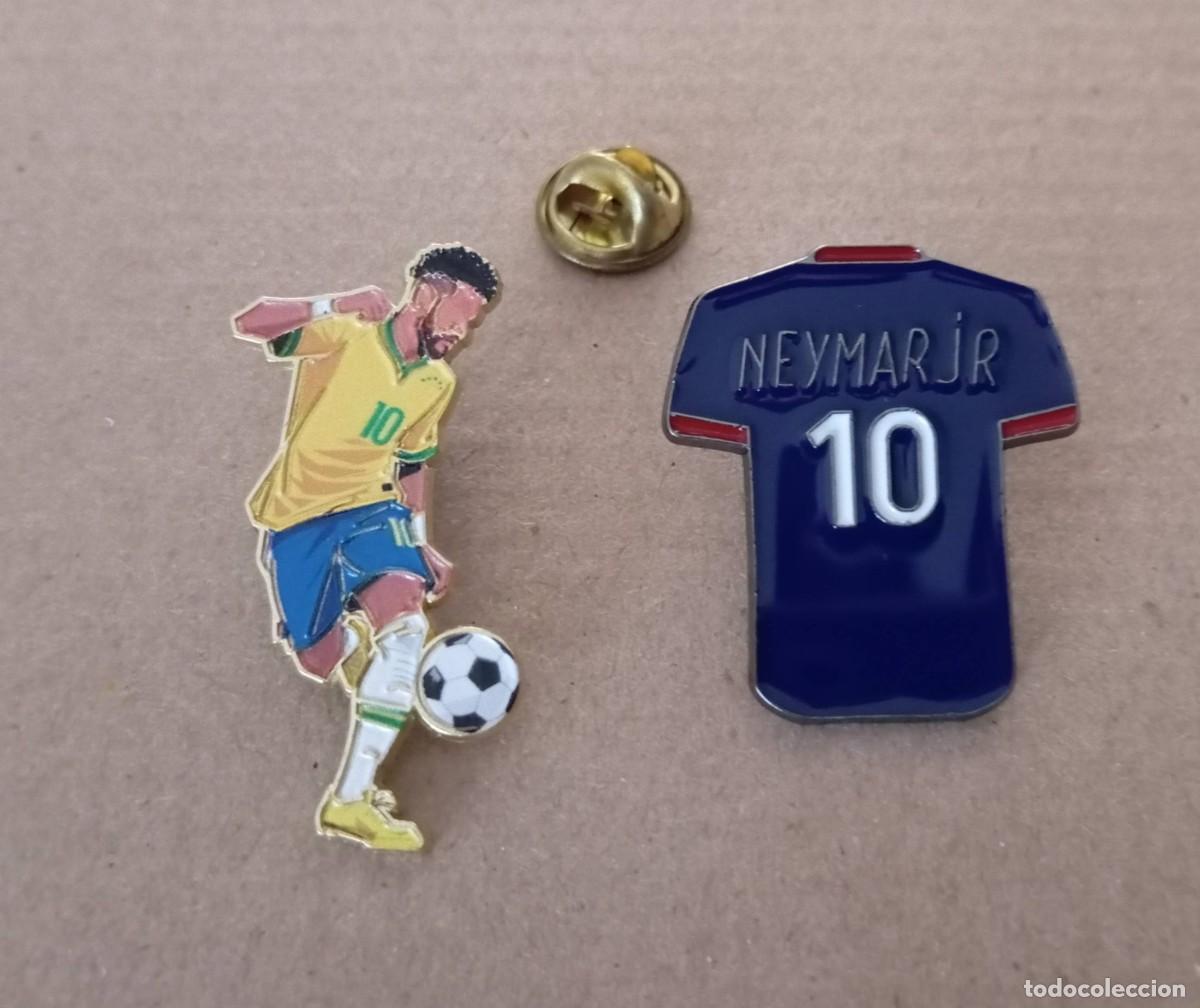 Coleccionismo deportivo: -LOTE DE 2 PINS DE FUTBOL DE NEYMAR JR BRASIL