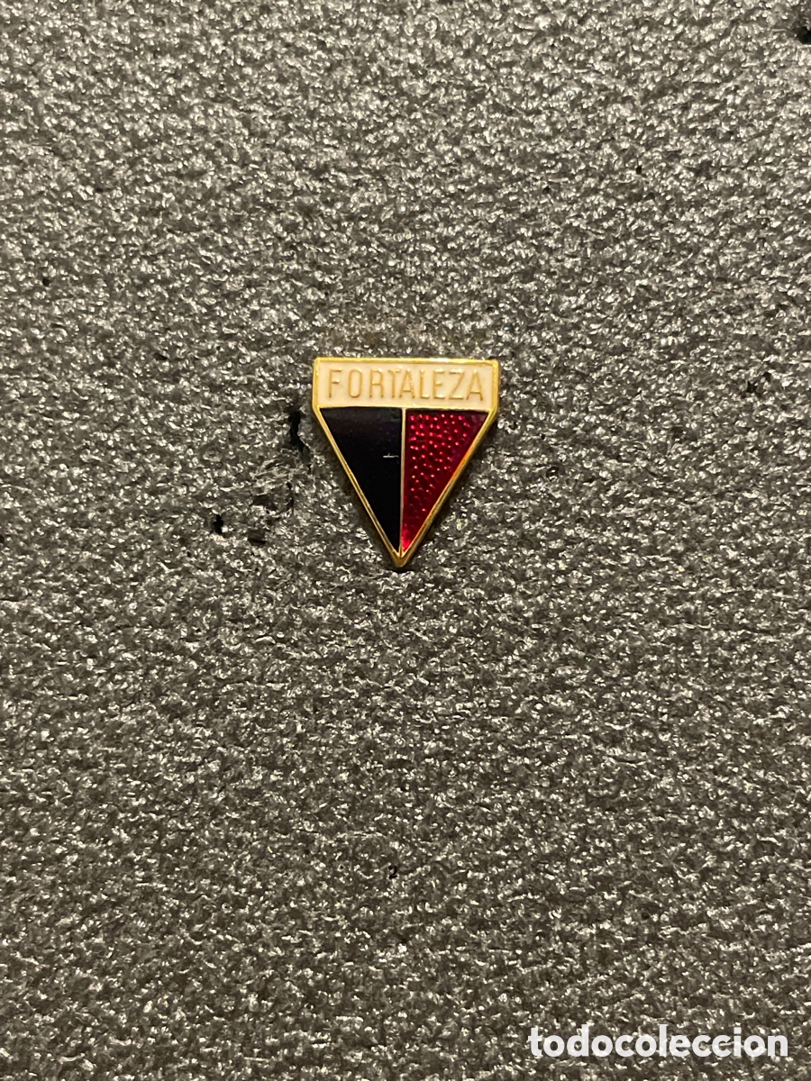 Collectionnisme sportif: Pin FORTALEZA E.C. - Fortaleza (Brasil)