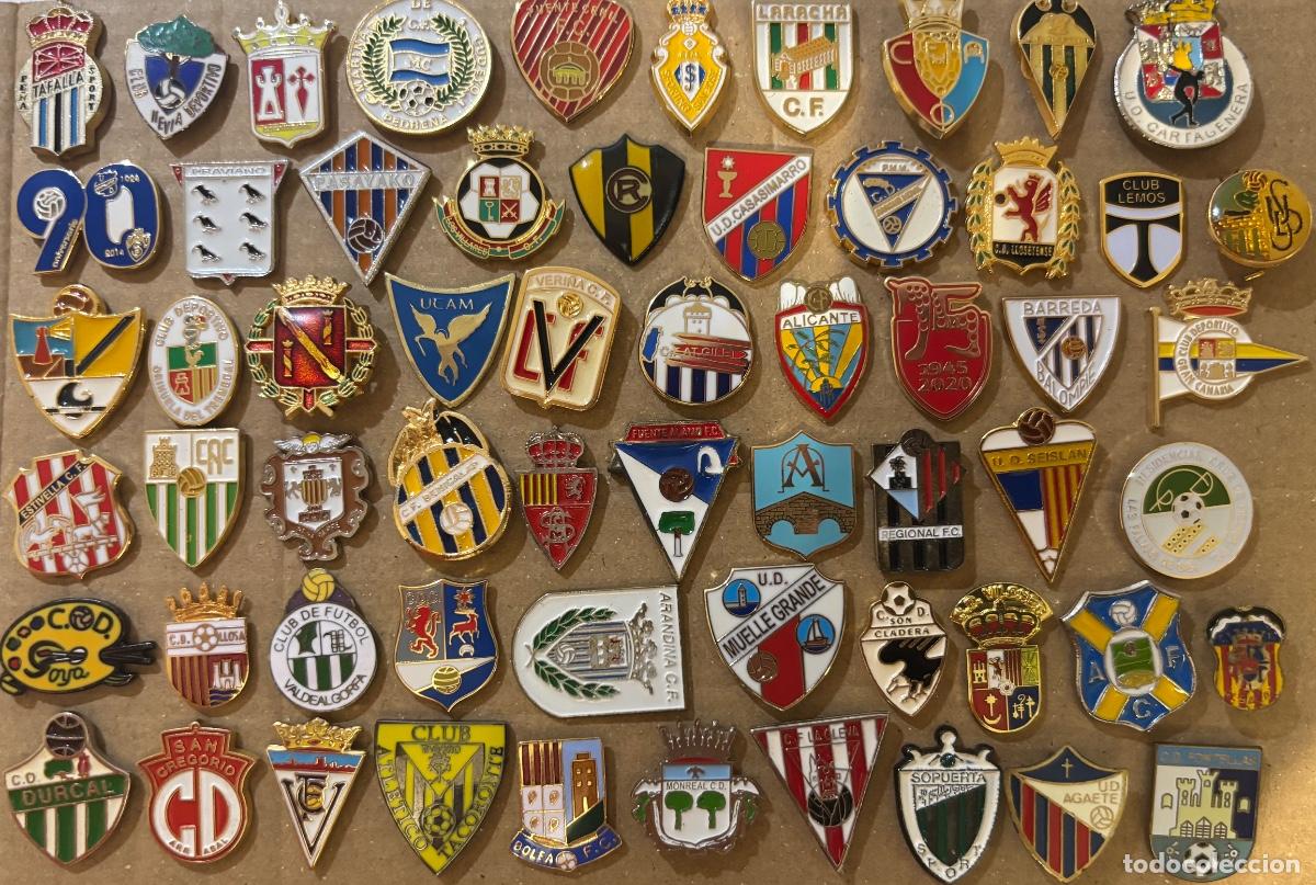 Coleccionismo deportivo: Lote 60 pins futbol Espa&ntilde;a 8