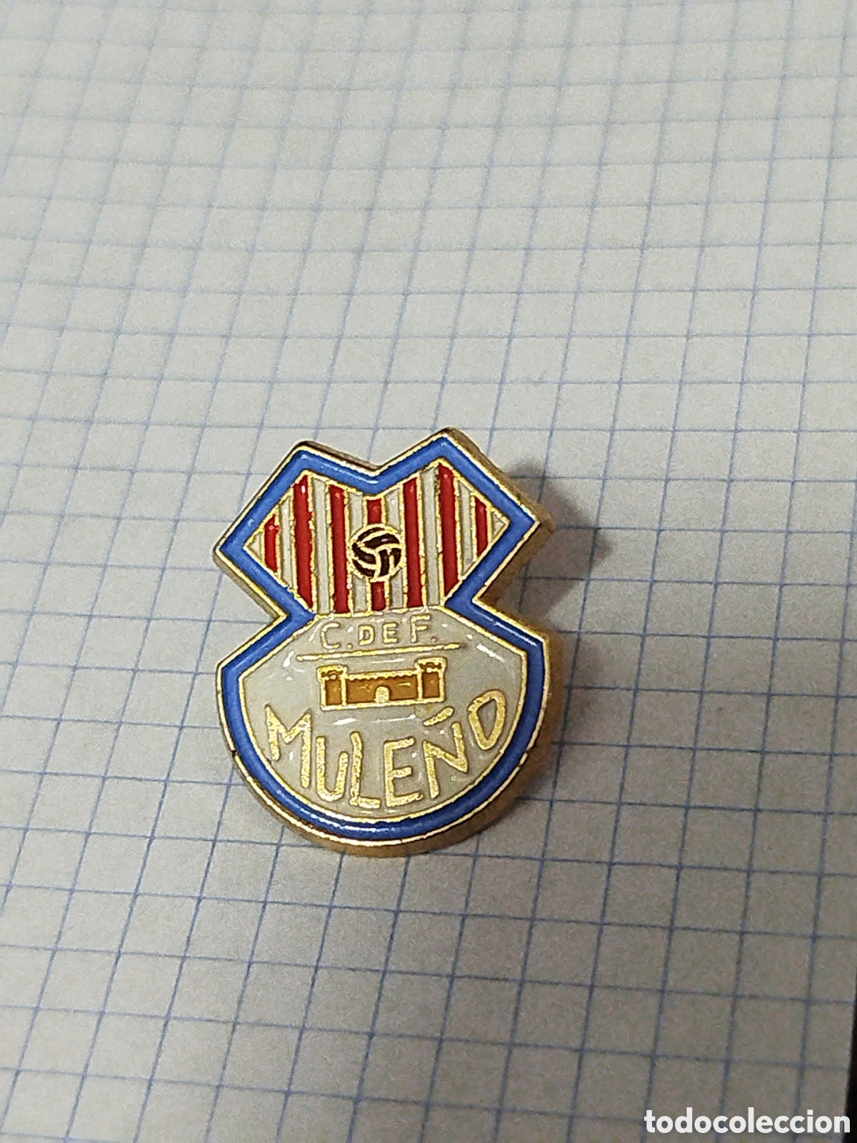 Sammelleidenschaft Sport: PINS DE FUTBOL C.F.MULE&Ntilde;O MULAS MURCIA