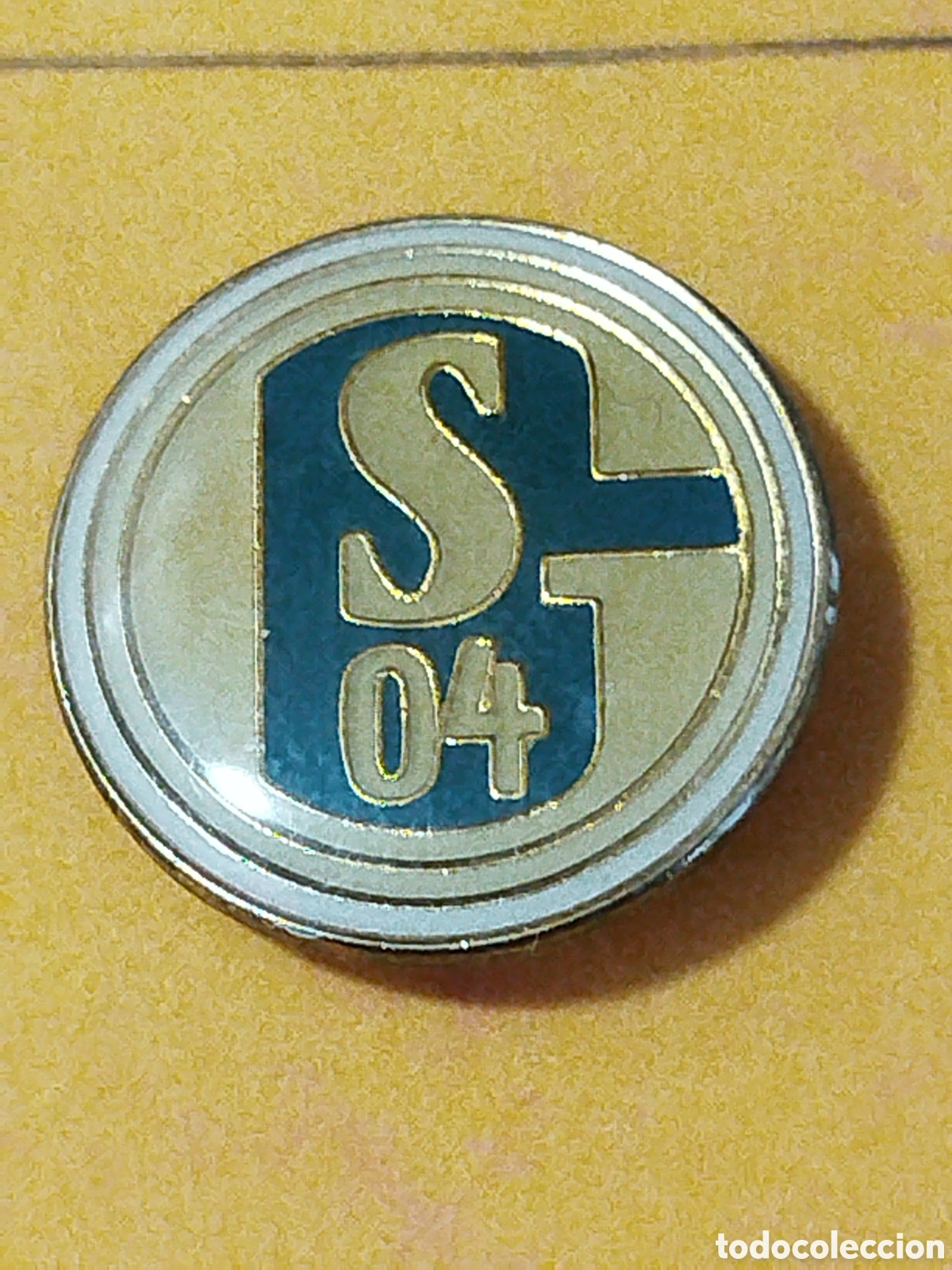 Coleccionismo deportivo: INSIGNIA DE FUTBOL SHALKE 04 ALEMANIA