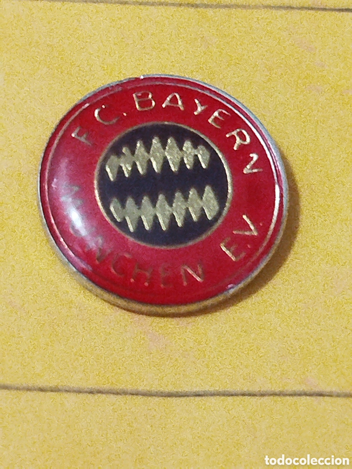 Coleccionismo deportivo: INSIGNIA DE FUTBOL F.C.BAYERN MUNCHEN E.V.ALEMANIA