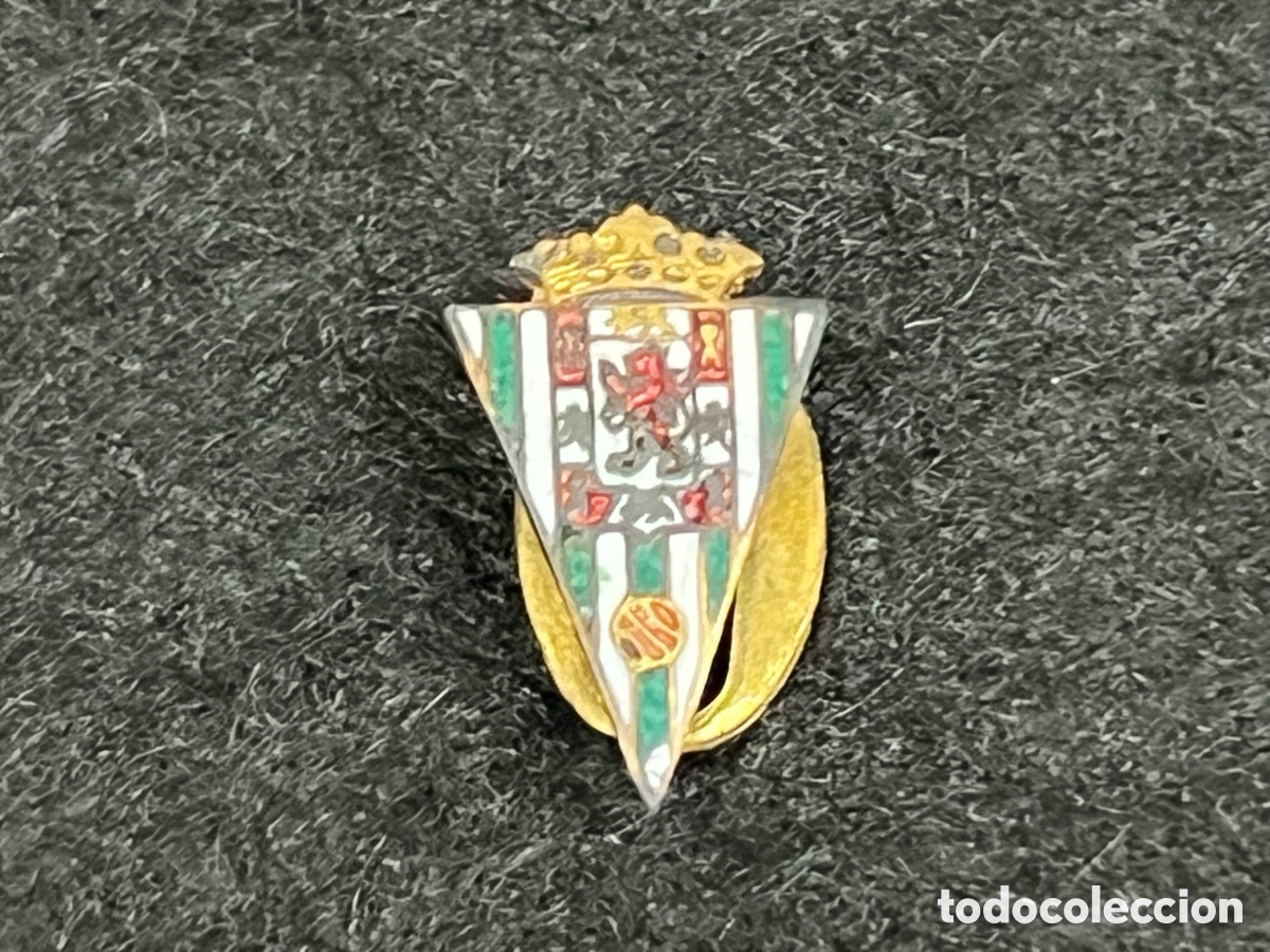 Coleccionismo deportivo: CORDOBA CF ANTIGUA INSIGNIA DE OJAL SOLAPA PIN FUTBOL ESCUDO ESMALTADA.
