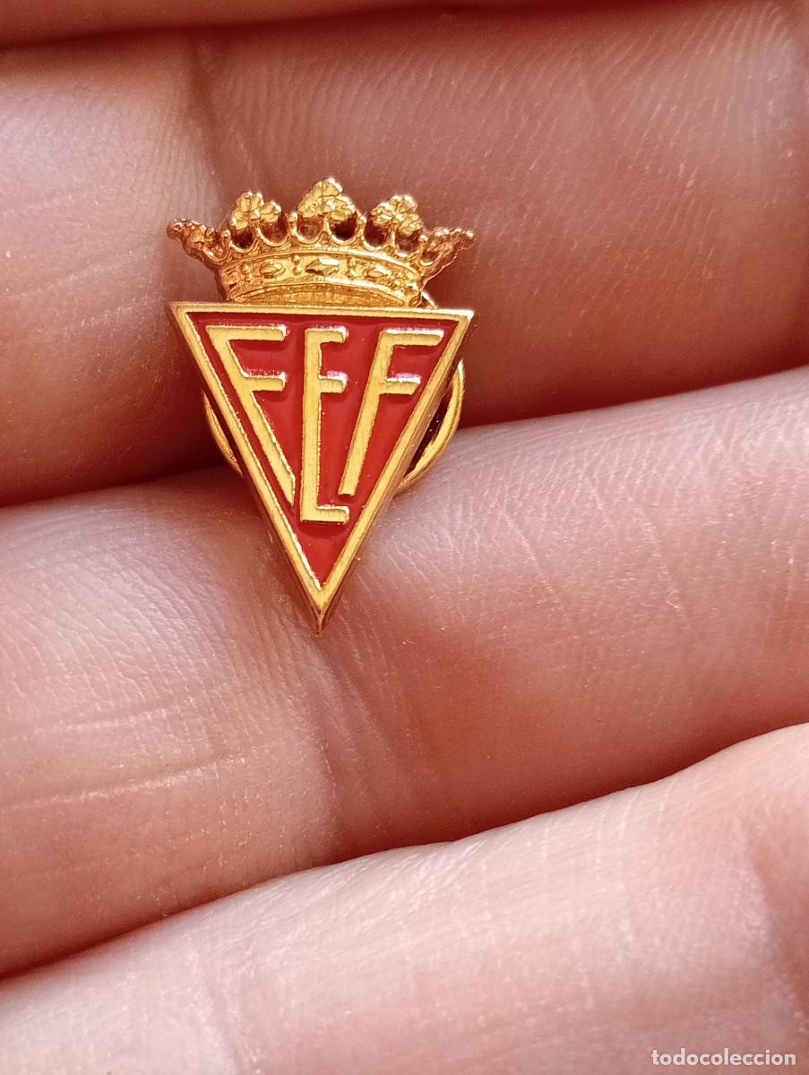 Coleccionismo deportivo: PINS F&Uacute;TBOL FEDERACI&Oacute;N EXTREME&Ntilde;A INSIGNIA ESCUDO
