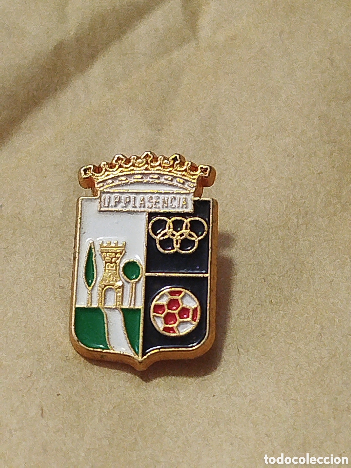 Coleccionismo deportivo: INSIGNIA DE FUTBOL.U.P.PLACENSIA .CACERES