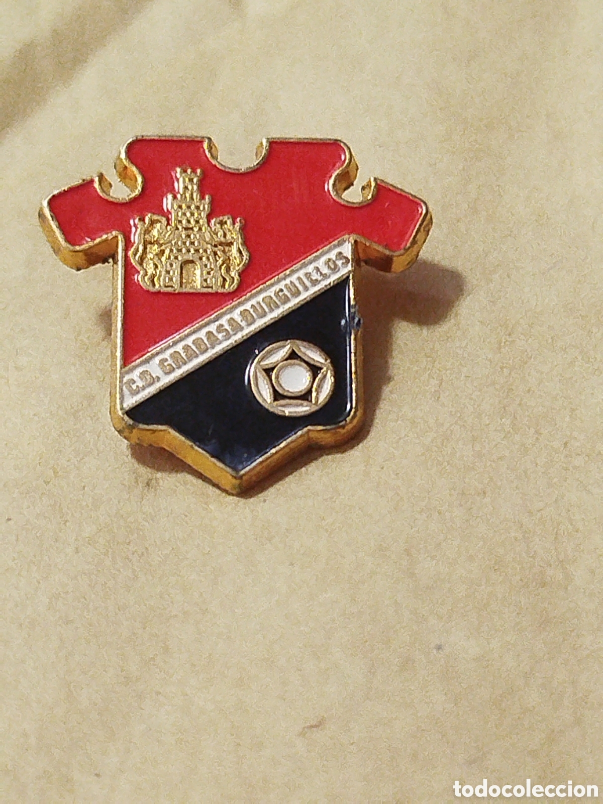 Coleccionismo deportivo: INSIGNIA DE FUTBOL.CD GRABASA.BURGUILLOS.DEL CERRO .BADAJOZ