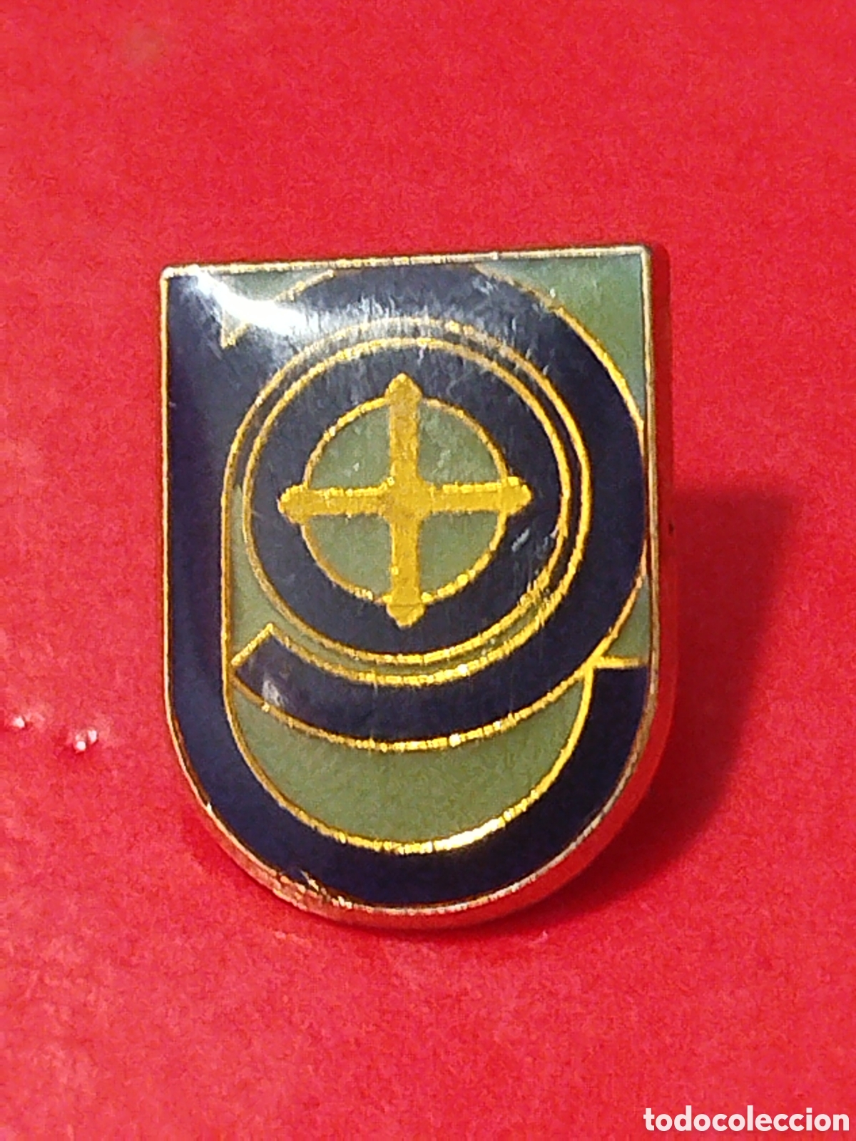 Coleccionismo deportivo: INSIGNIA DE FUTBOL CENTRO ASTURIANO OVIEDO ASTURIAS
