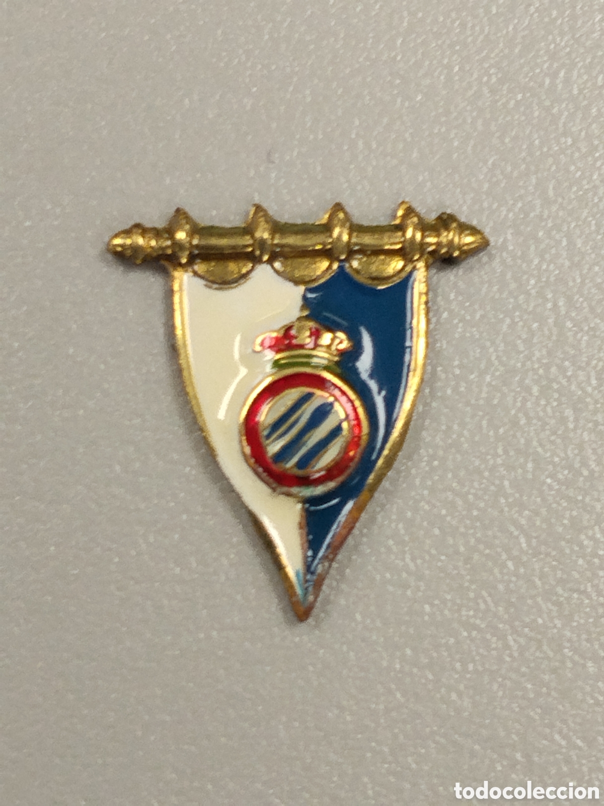 Coleccionismo deportivo: Insignia antigua rcd espa&ntilde;ol de Barcelona. Periquitos.sarria.fbarcelona.futbol.espanyol.perico.blanc