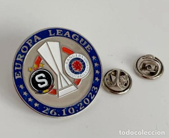 Coleccionismo deportivo: Football pin Sparta Prague Czechia- Rangers FC Scotland 2023-24 Europa League