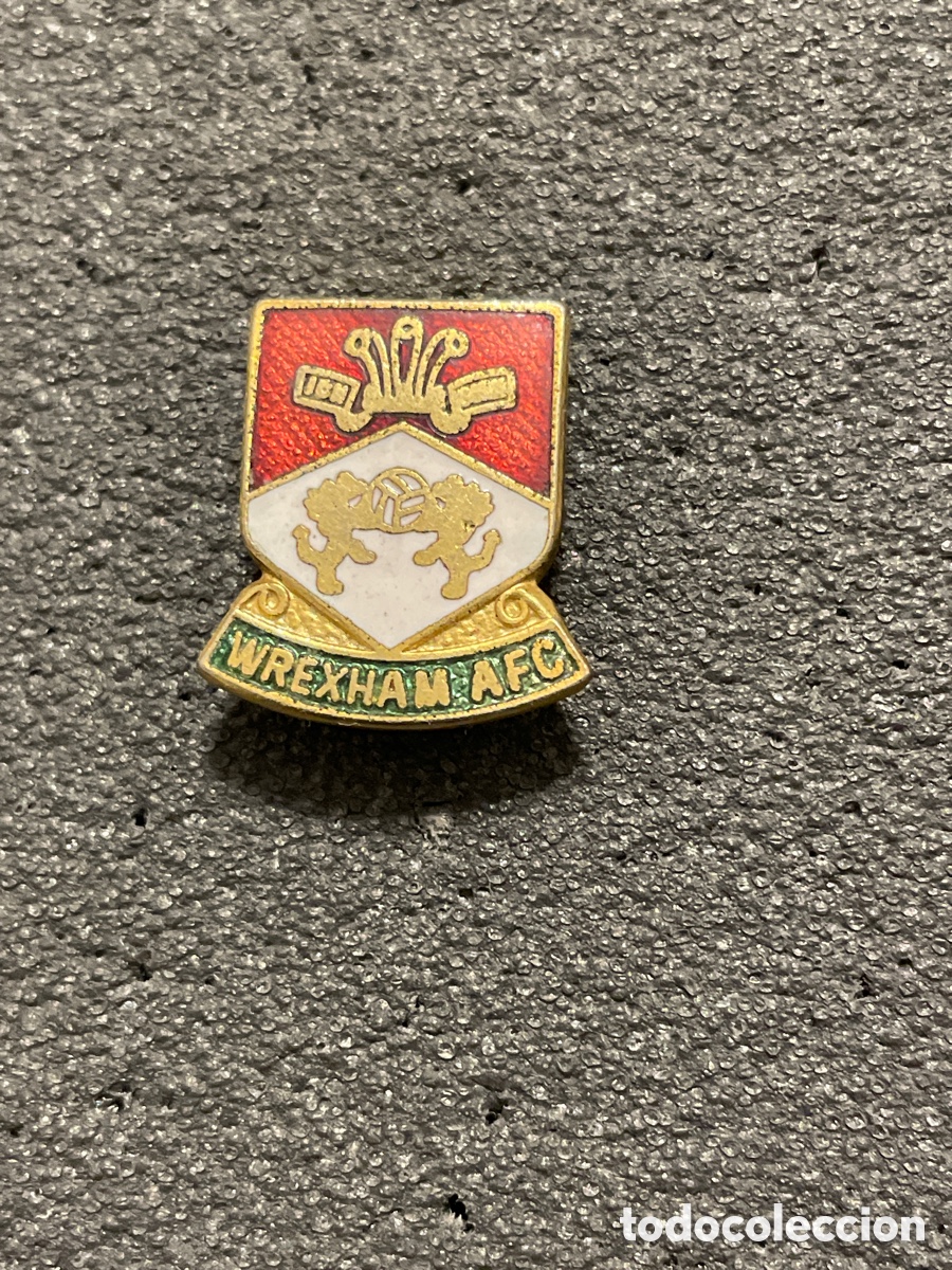 Coleccionismo deportivo: Pin WREXHAM A.F.C. - Wrexham (Gales)