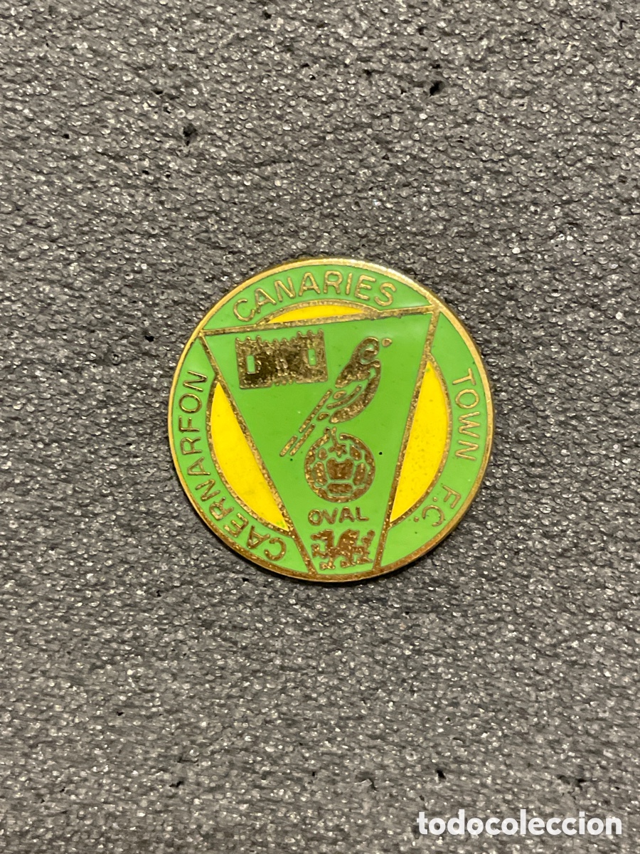 Coleccionismo deportivo: Pin CAERNARFON TOWN F.C. - Caernarfon (Gales)