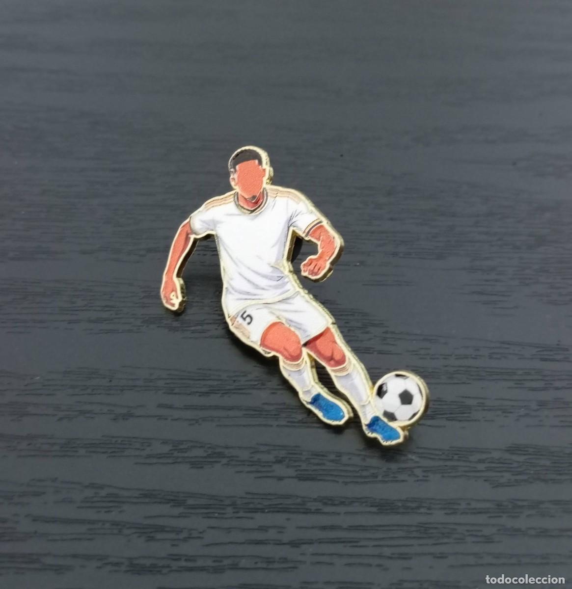 Coleccionismo deportivo: -PIN DE FUTBOL SILUETA DEL JUGADOR BELLINGHAM ( REAL MADRID )