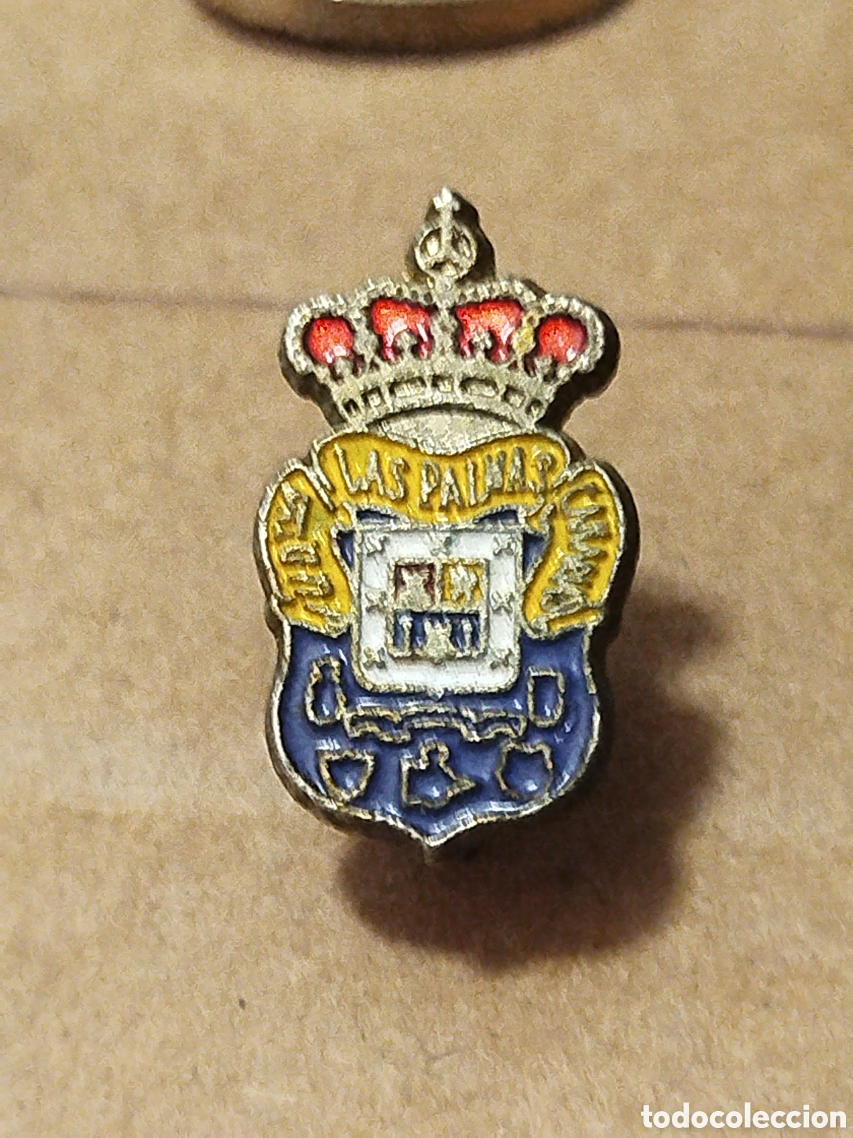 Coleccionismo deportivo: INSIGNIA DE FUTBOL UD LAS PALMAS