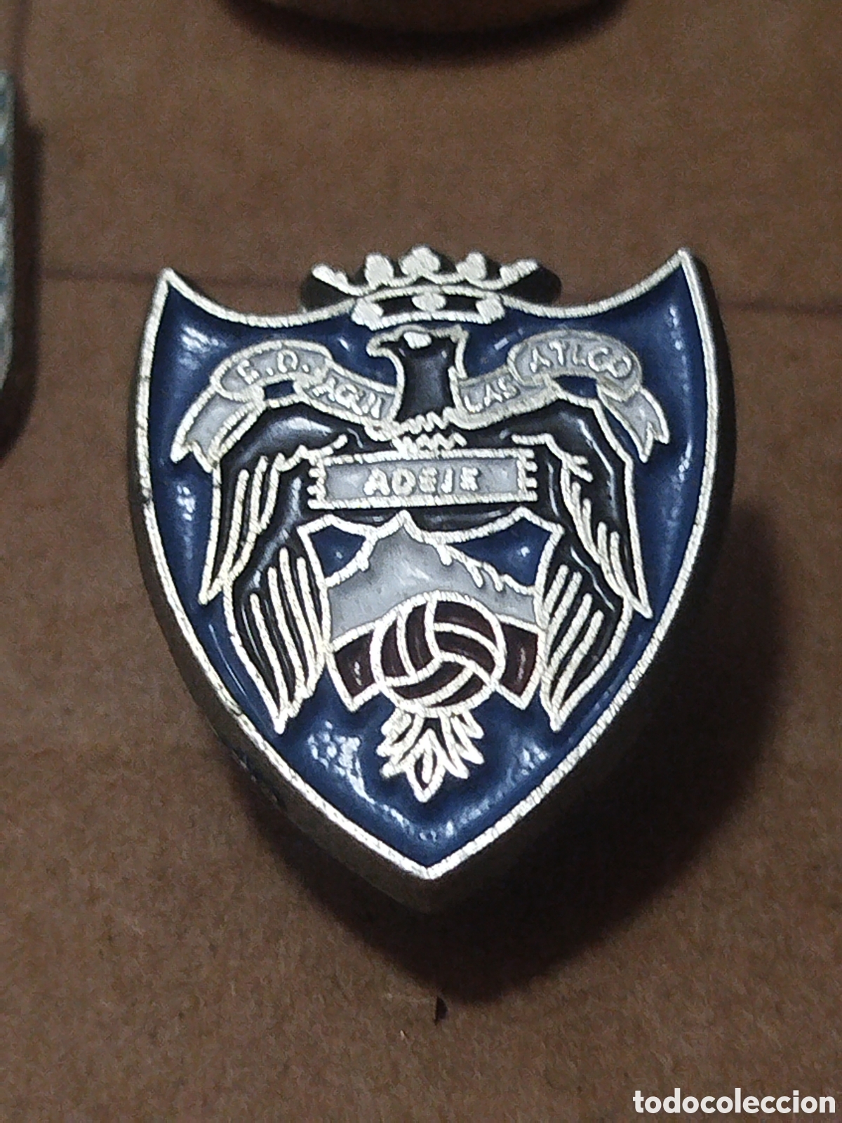 Coleccionismo deportivo: INSIGNIA DE FUTBOL C.DA&Ntilde; AGUILAS ATL&Eacute;TICO. ADEJE TENERIFE