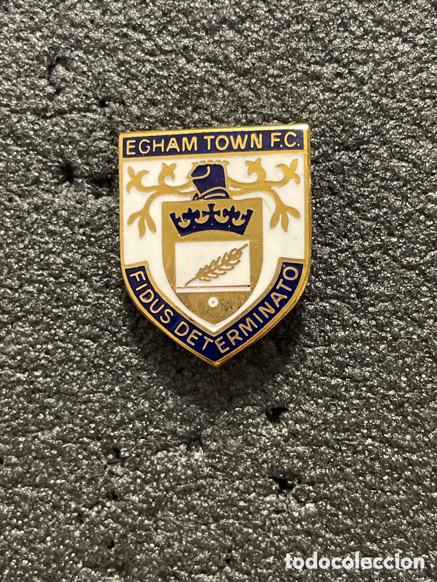 Sammelleidenschaft Sport: Pin 186 EGHAM TOWN F.C. - Egham