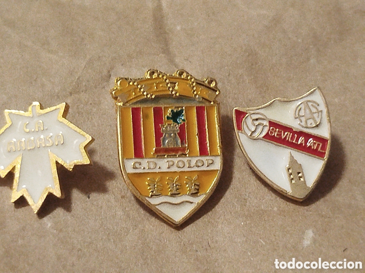 Coleccionismo deportivo: INSIGNIA DE FUTBOL C AT.RABASA CD POLOP SEVILLA ATL.