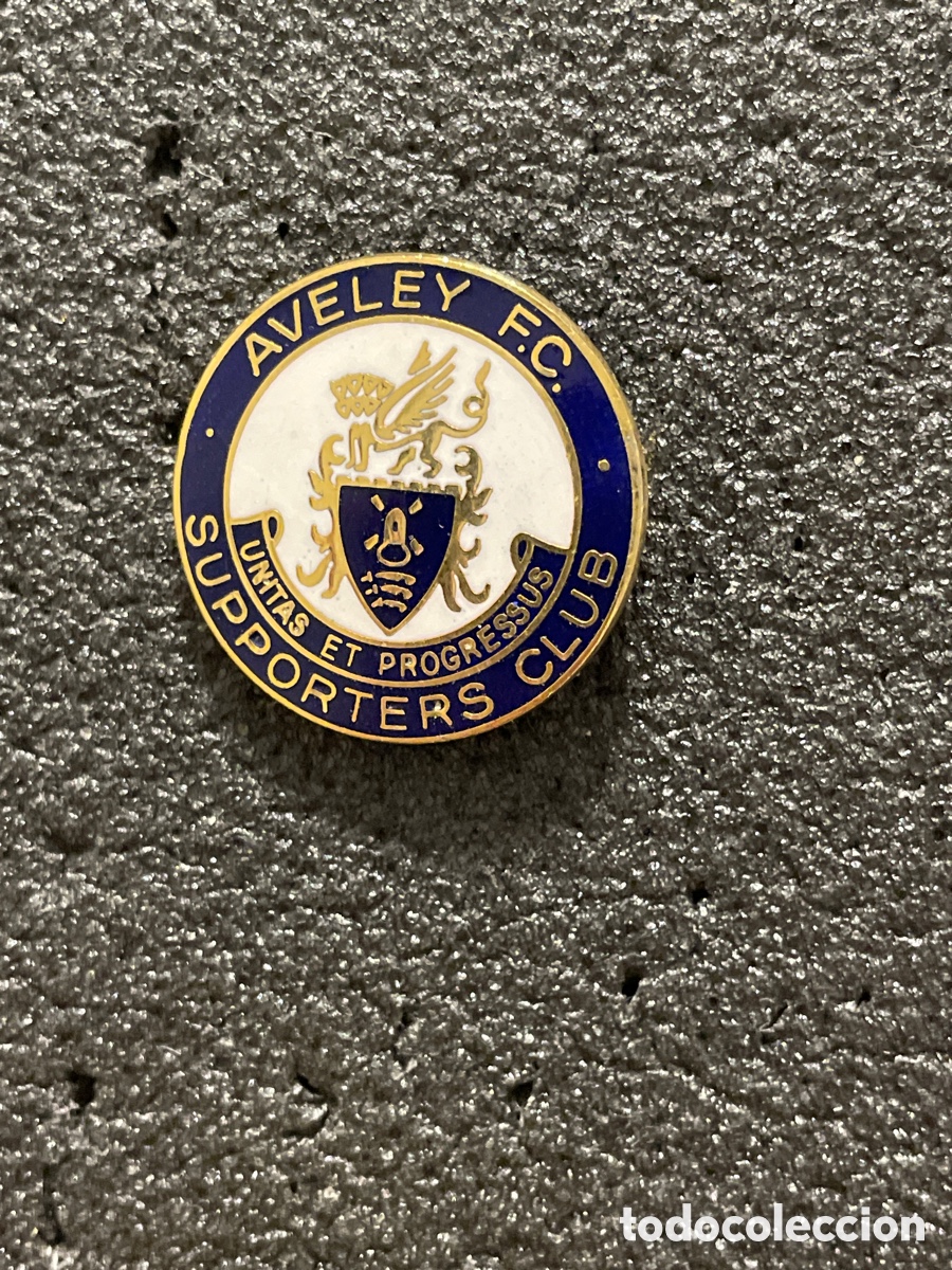 Coleccionismo deportivo: Pin 198 AVELEY F.C. - Aveley