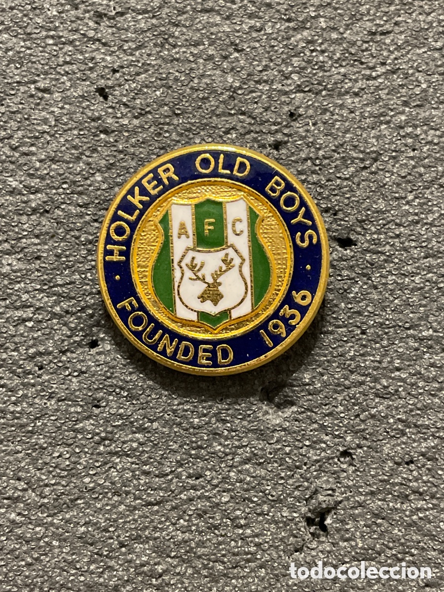 Coleccionismo deportivo: Pin 309 HOLKER OLD BOYS - Barrow in Furness