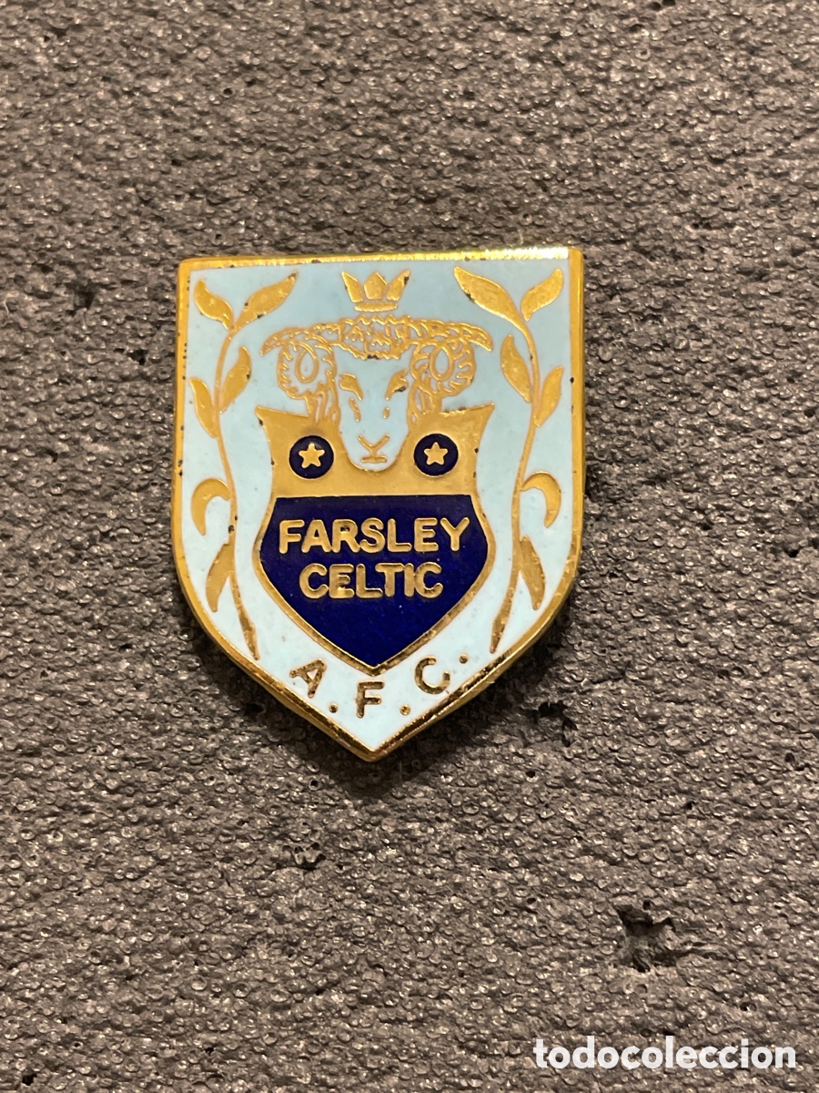 Coleccionismo deportivo: Pin 378 FARSLEY CELTIC A.F.C. - Farsley