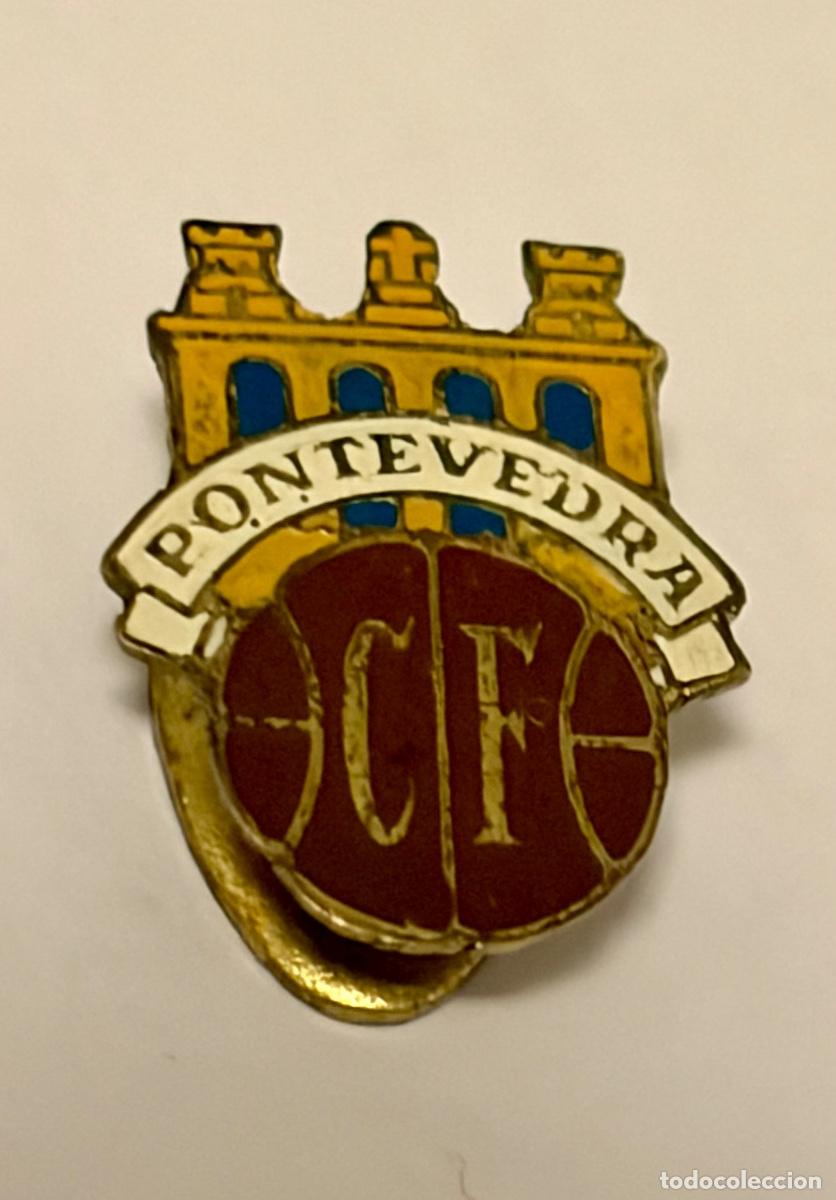 Coleccionismo deportivo: ANTIGUA INSIGNIA CLUB FUTBOL PONTEVEDRA
