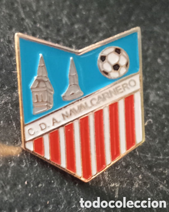 Coleccionismo deportivo: PIN F&Uacute;TBOL C.D.A.NAVALCARNERO
