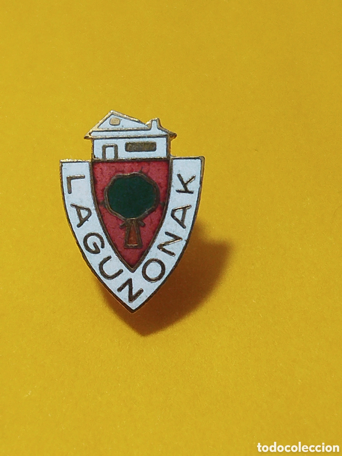 Collectionnisme sportif: PINS DE FUTBOL LAGUN ONAK AZPEITIA GUIP&Uacute;ZCOA