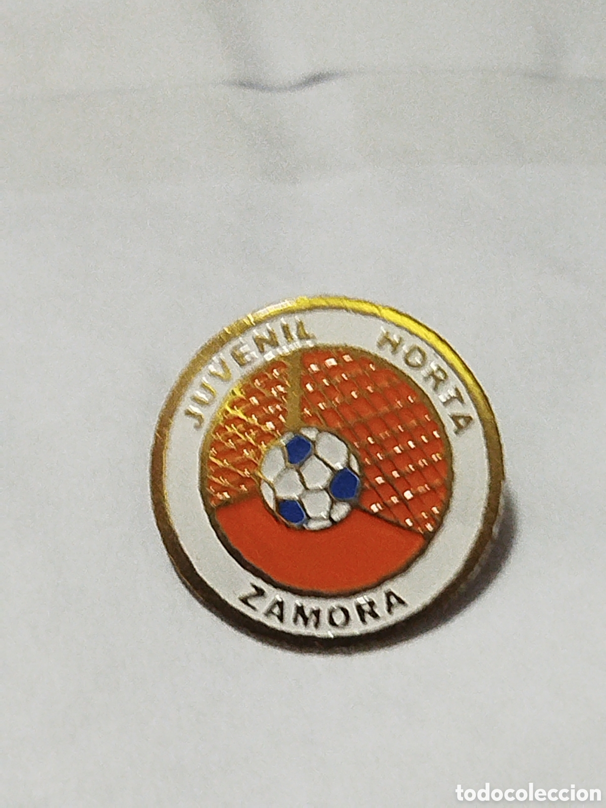 Coleccionismo deportivo: INSIGNIA DE FUTBOL.PUJOL.JUVENIL ORTA ZAMORA .