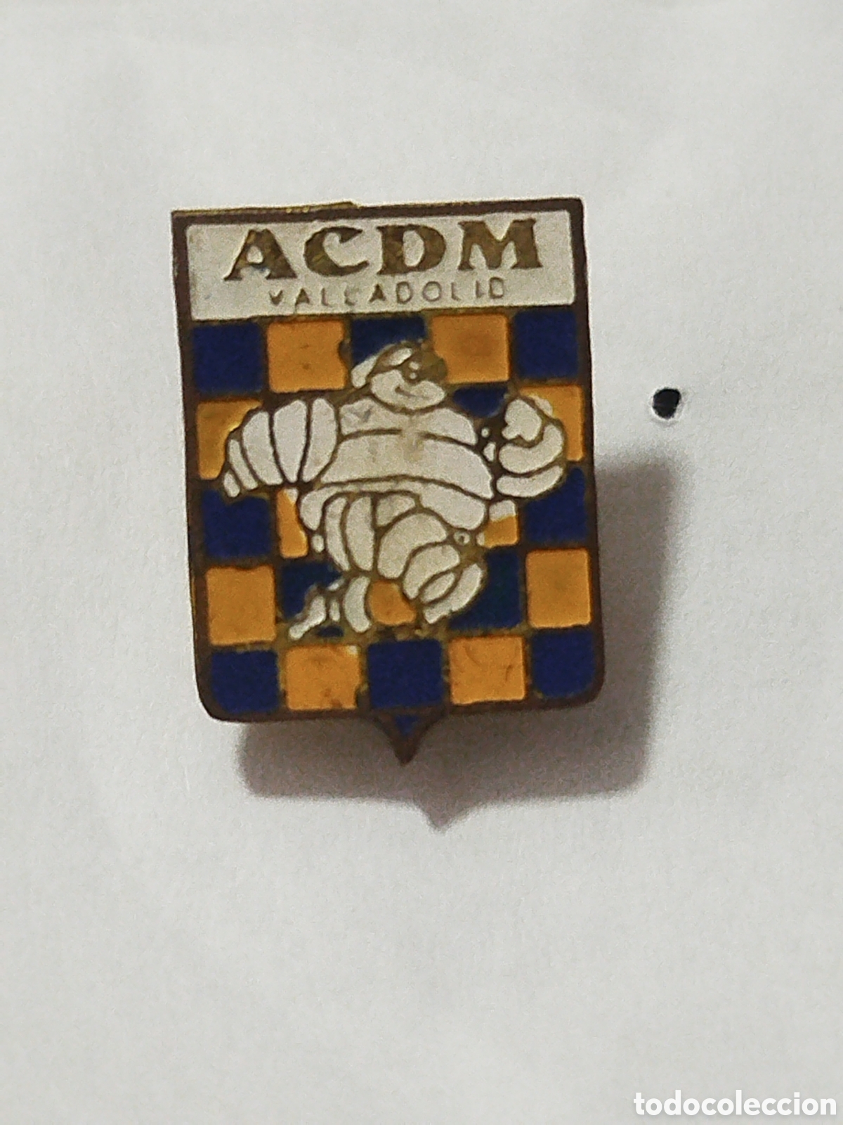 Coleccionismo deportivo: INSIGNIA DE FUTBOL ACD MICHELIN VALLADOLID