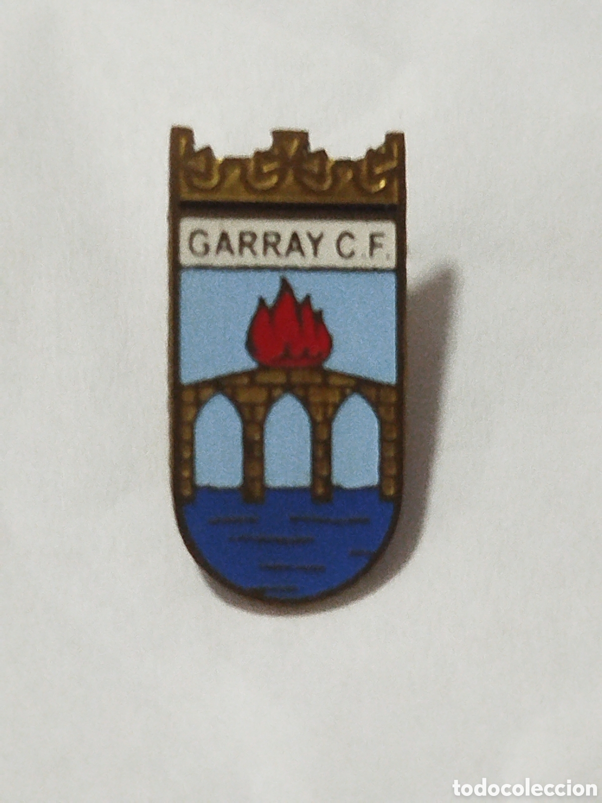 Coleccionismo deportivo: INSIGNIA DE FUTBOL GARRAY CF SORIA