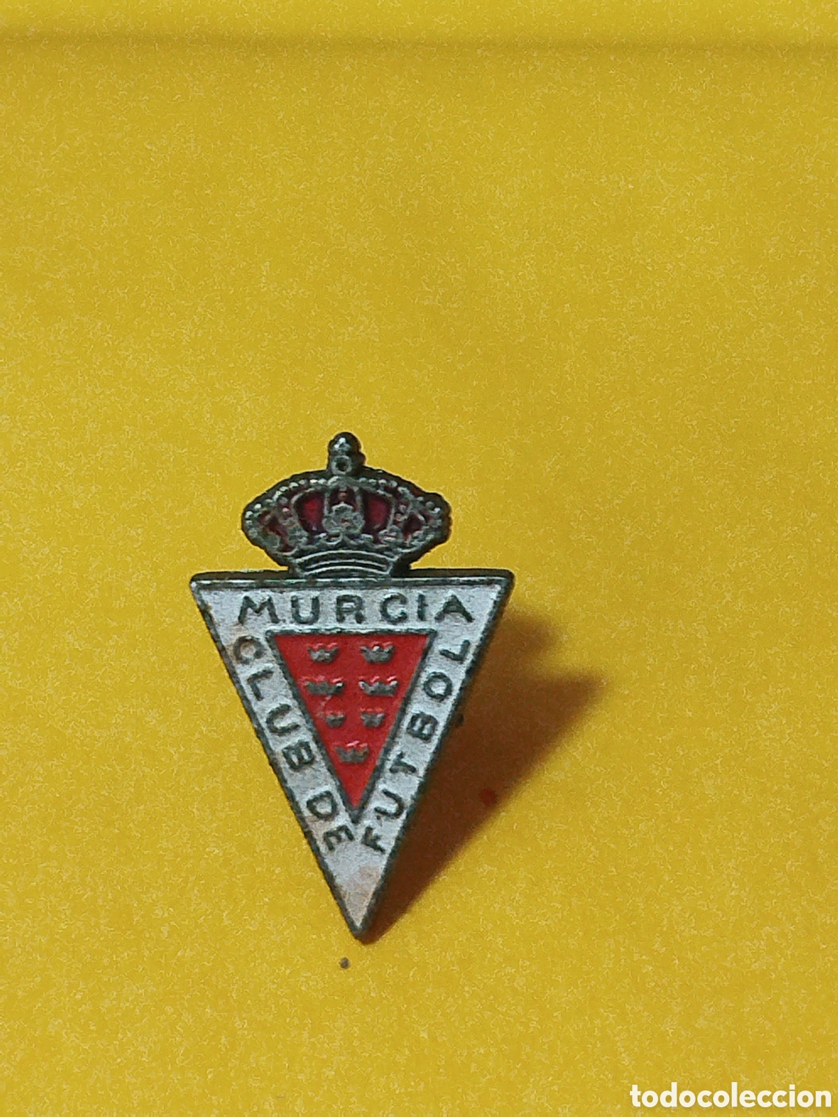 Coleccionismo deportivo: INSIGNIA DE FUTBOL MURCIA CF