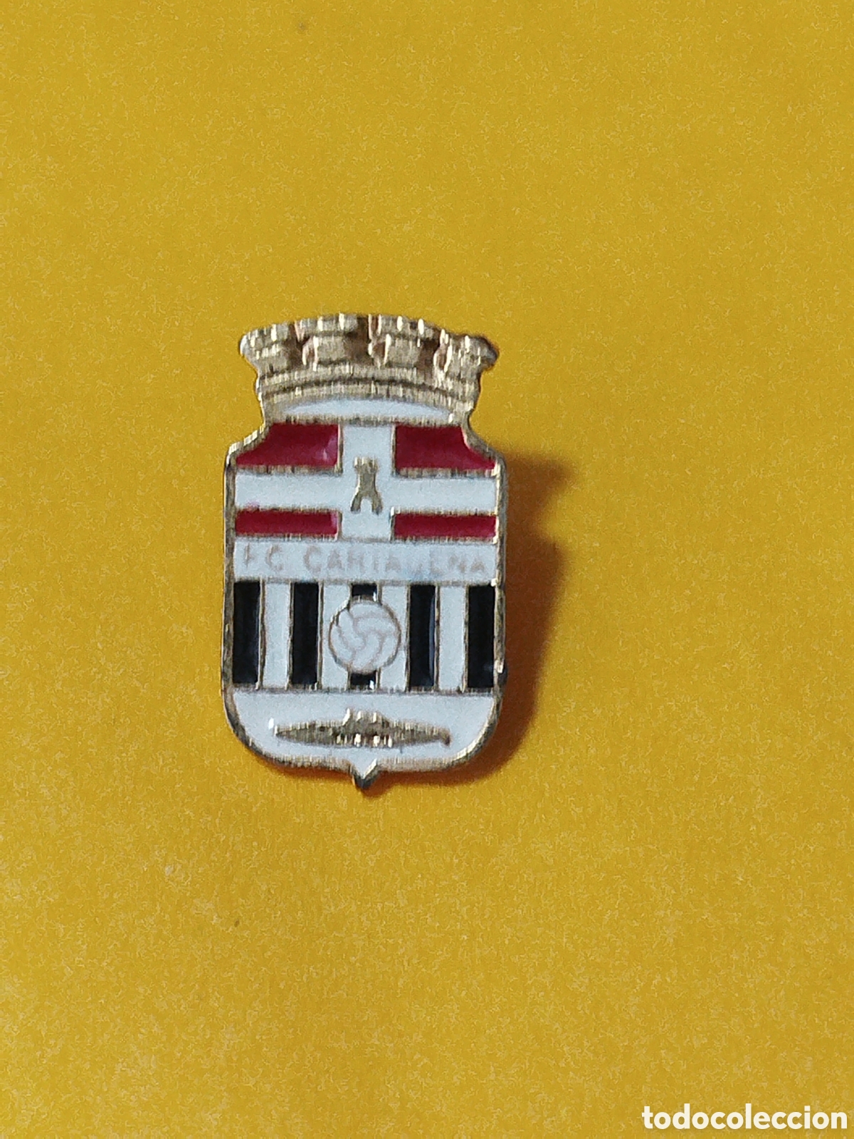 Coleccionismo deportivo: INSIGNIA DE FUTBOL FC CARTAGENA . MURCIA