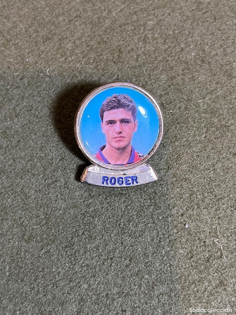 Collectionnisme sportif: Pin oficial Roger Garc&iacute;a FC Barcelona insignia esmaltada vintage jugador Bar&ccedil;a a&ntilde;os 90 colecci&oacute;n f&uacute;t