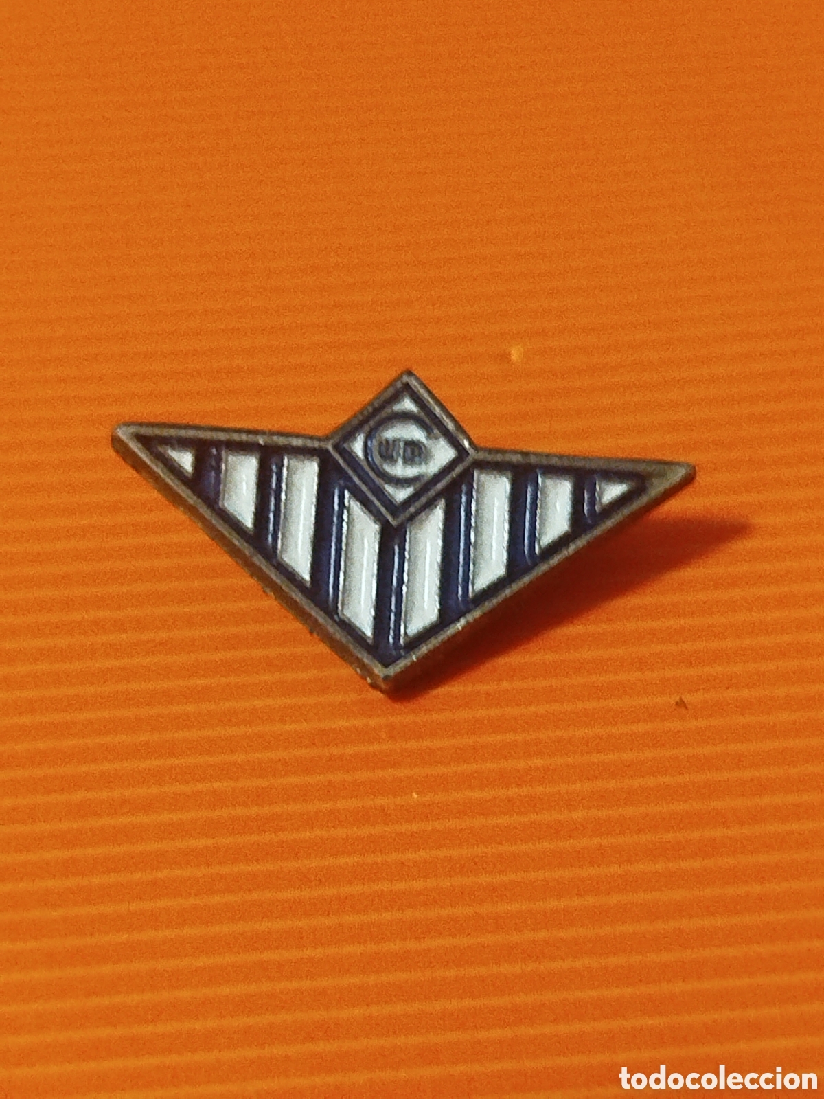 Coleccionismo deportivo: INSIGNIA DE FUTBOL UD CASETAS .ZARAGOZA