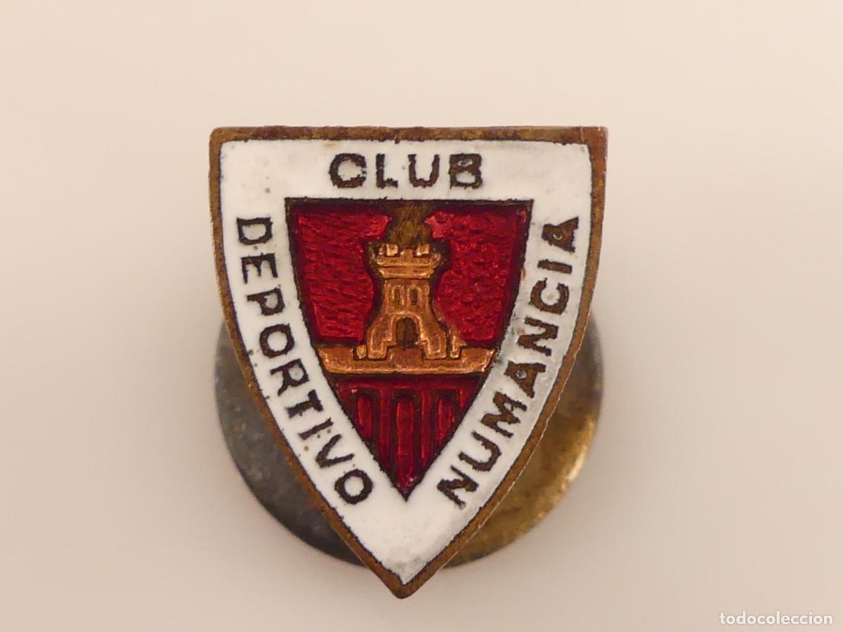 Coleccionismo deportivo: PIN INSIGNIA OJAL DE COLECCION - CLUB DEPORTIVO NUMANCIA
