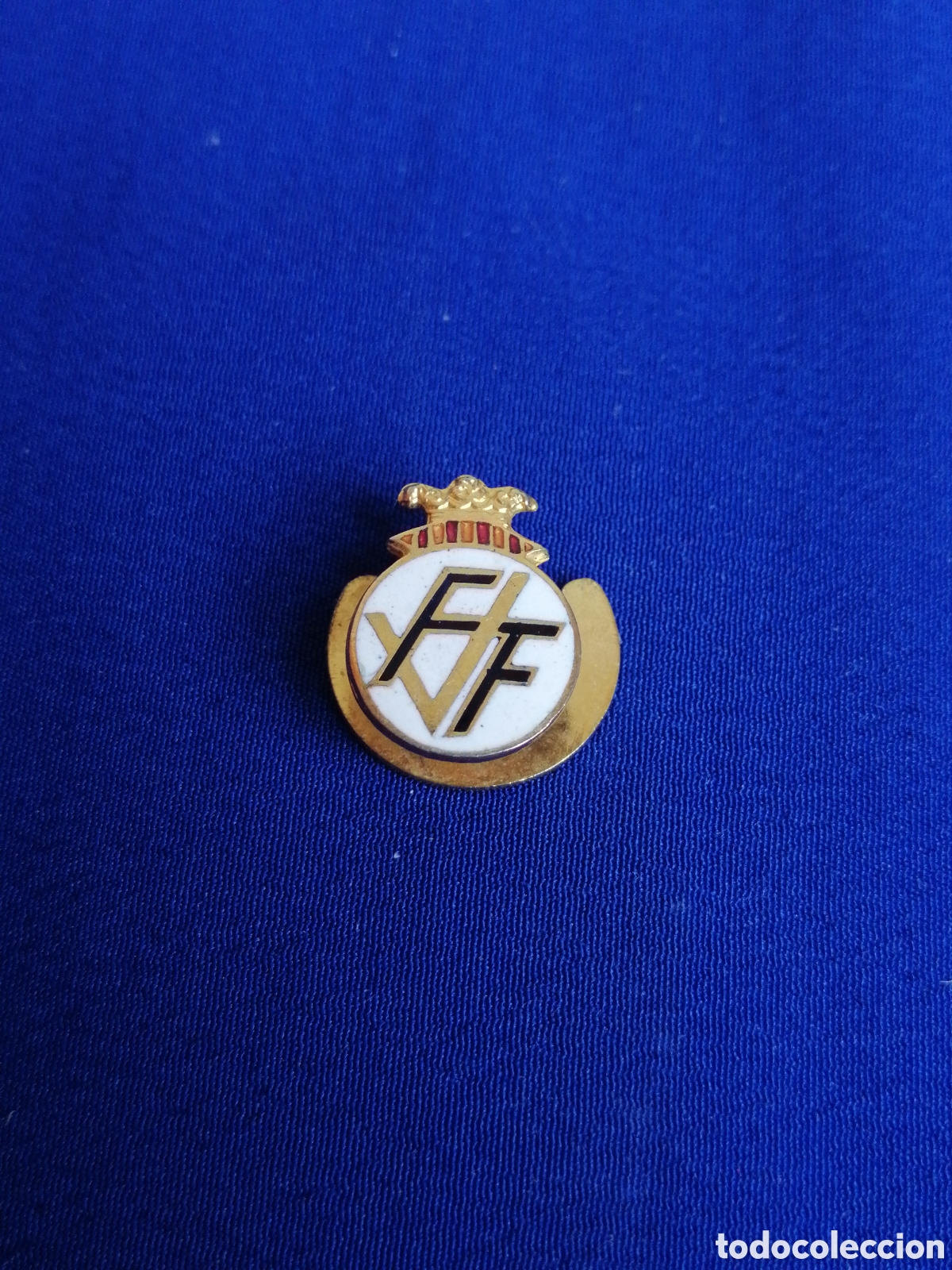 Coleccionismo deportivo: FEDERACI&Oacute;N VALENCIANA DE F&Uacute;TBOL INSIGNIA DE OJAL ANTIGUA