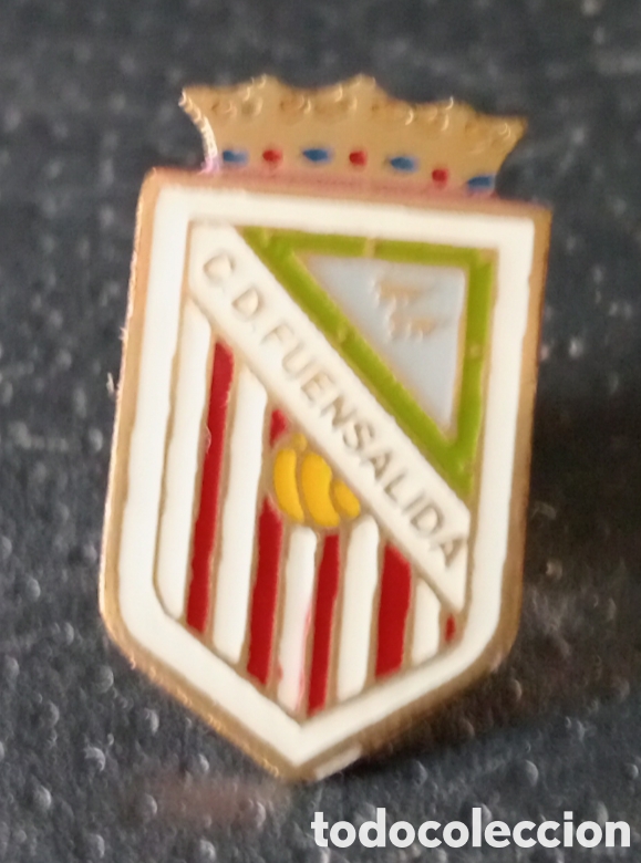Coleccionismo deportivo: PIN F&Uacute;TBOL C D.FUENSALIDA