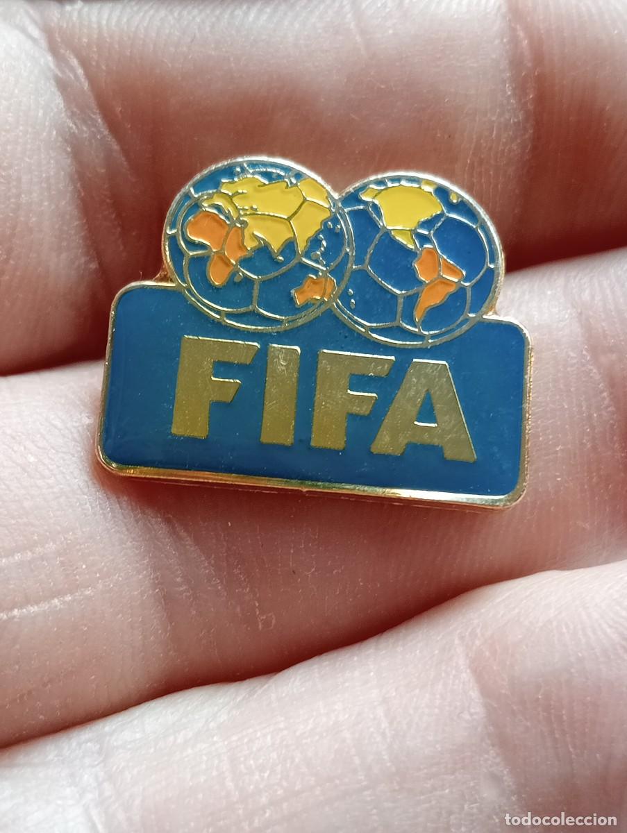 Coleccionismo deportivo: PINS F&Uacute;TBOL FIFA FEDERACI&Oacute;N INTERNACIONAL,